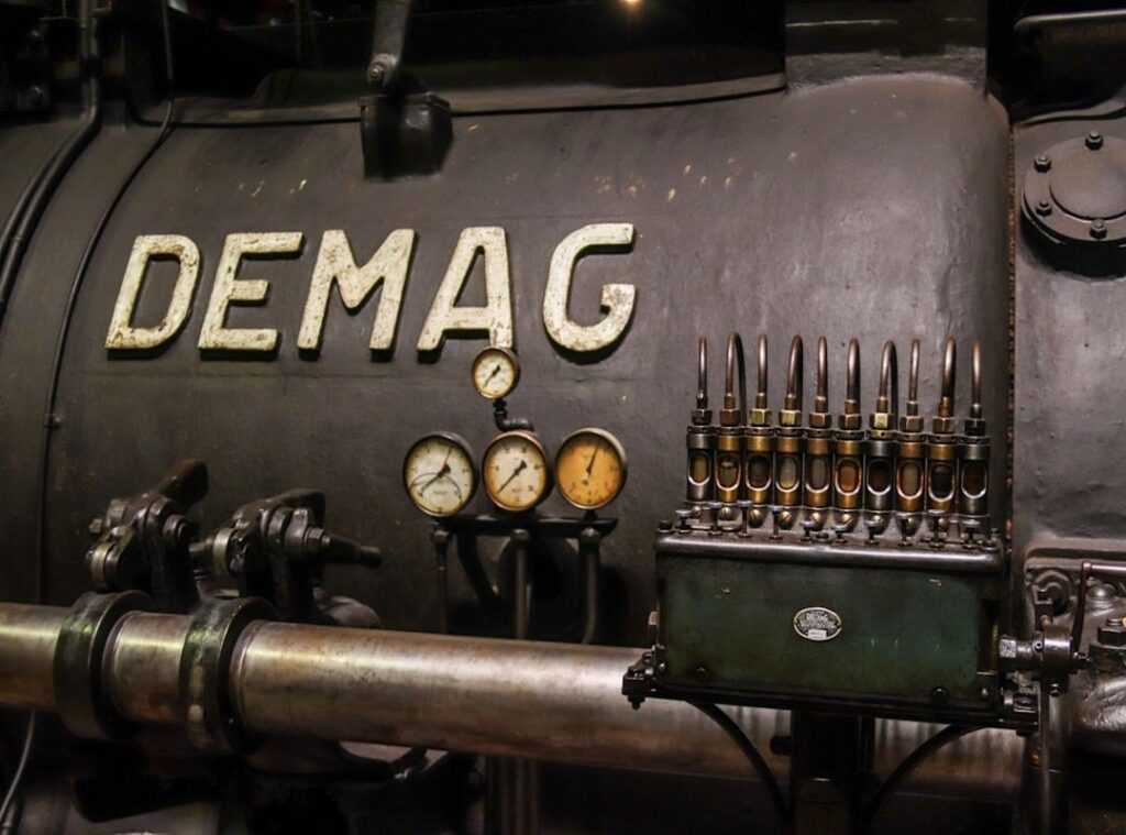 MAG engine features
