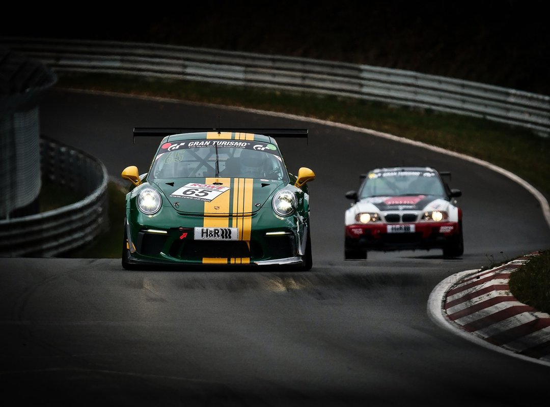 FAQs About Racing Wallpapers